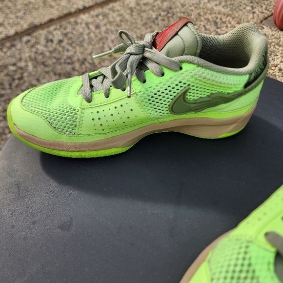 Nike Green Athletic Shoes - Picture 8 of 8